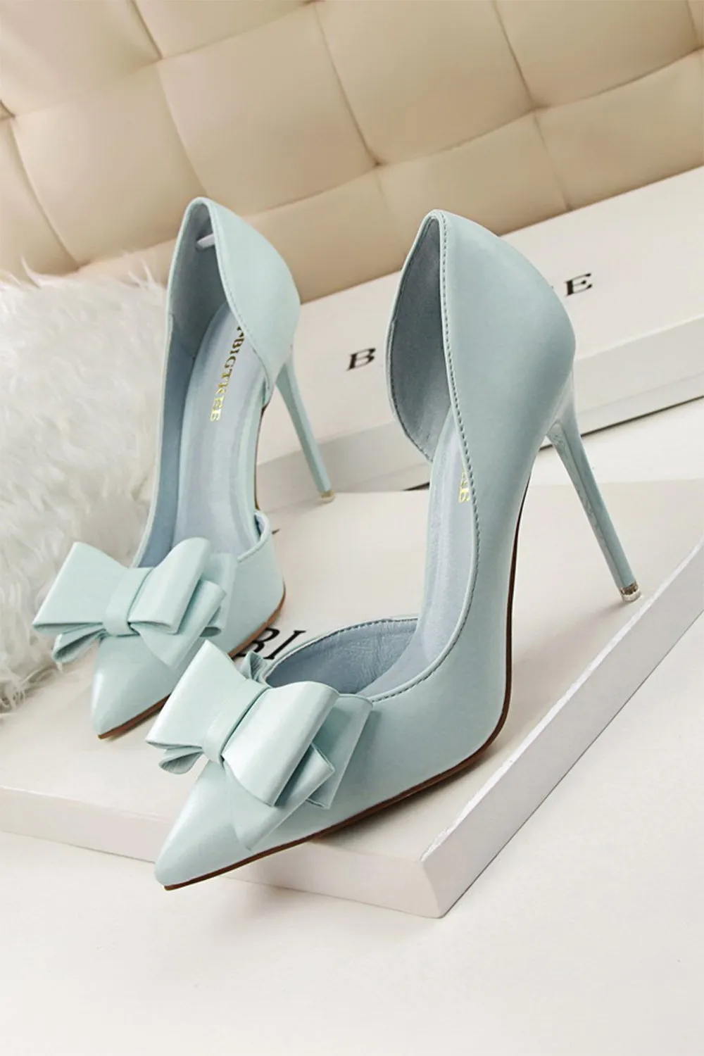 Sweet Bow Pointed Side Hollow Tacchi alti