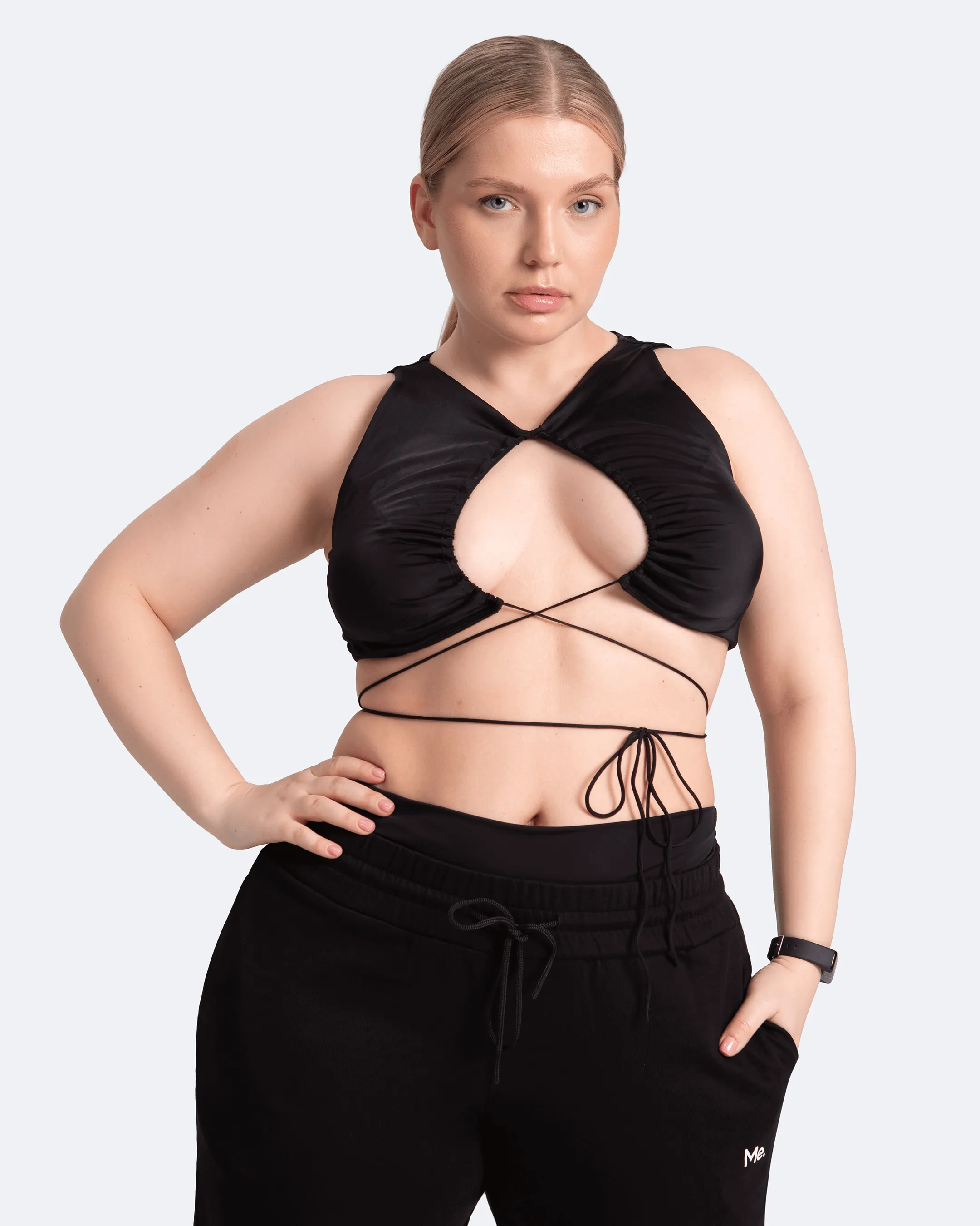 Top aderente sexy con laccetti frontali  